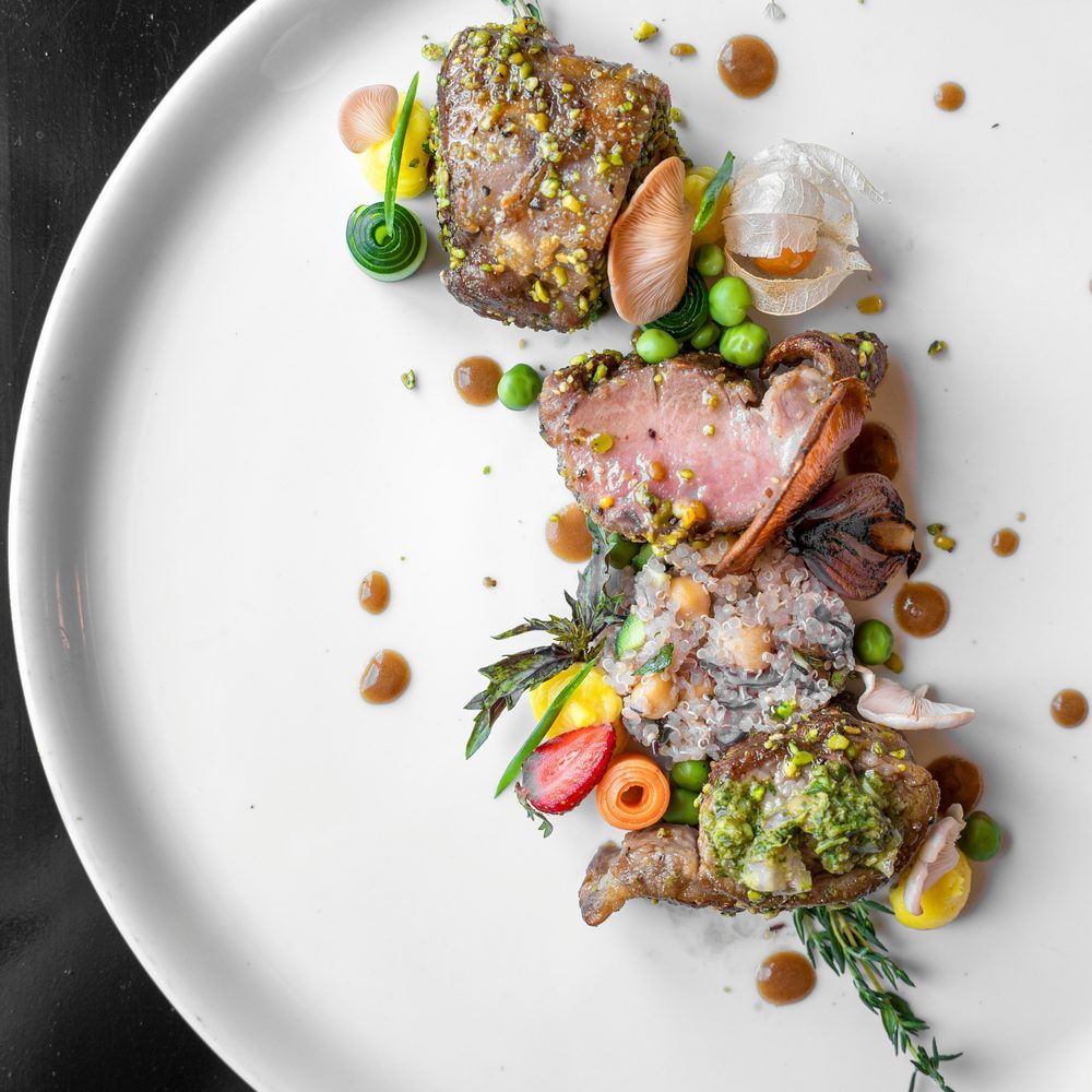 Selle d'agneau en croûte de pistache
