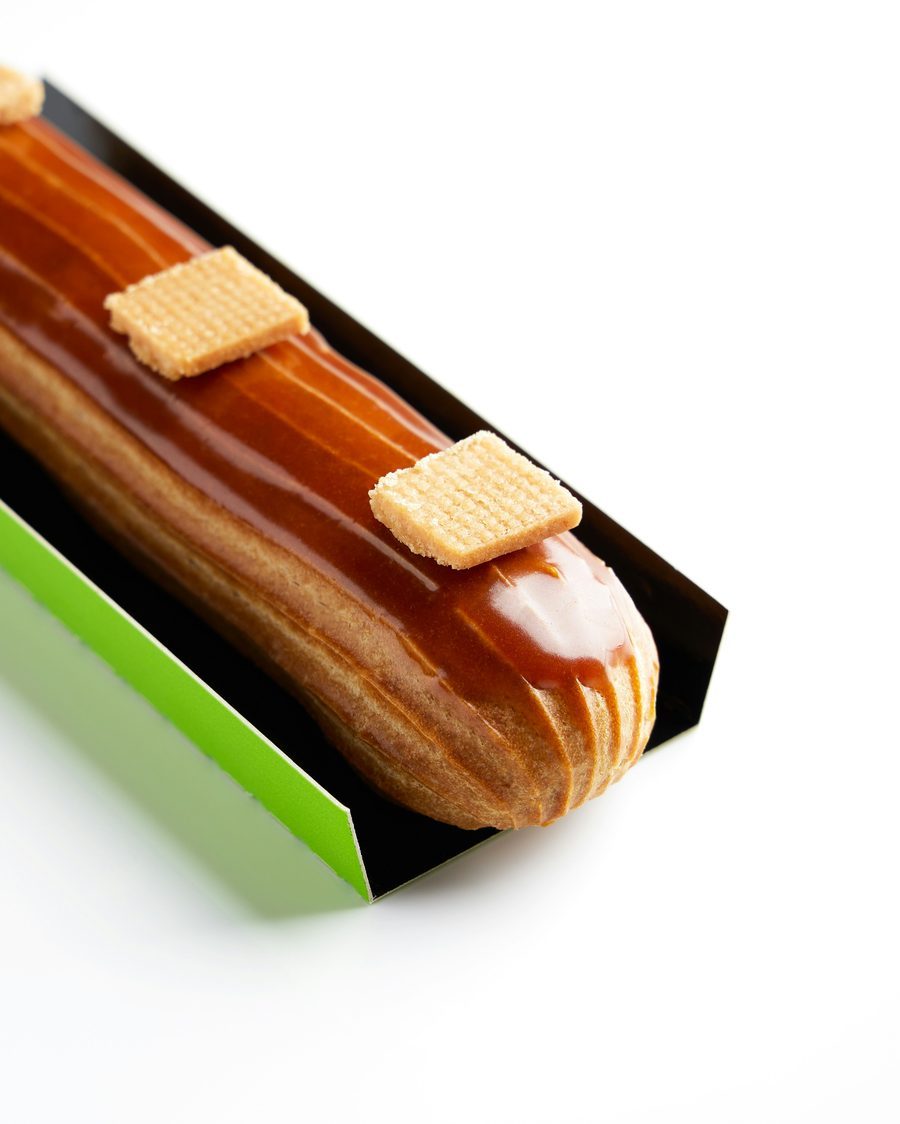 Éclair caramel et éclats de spéculoos